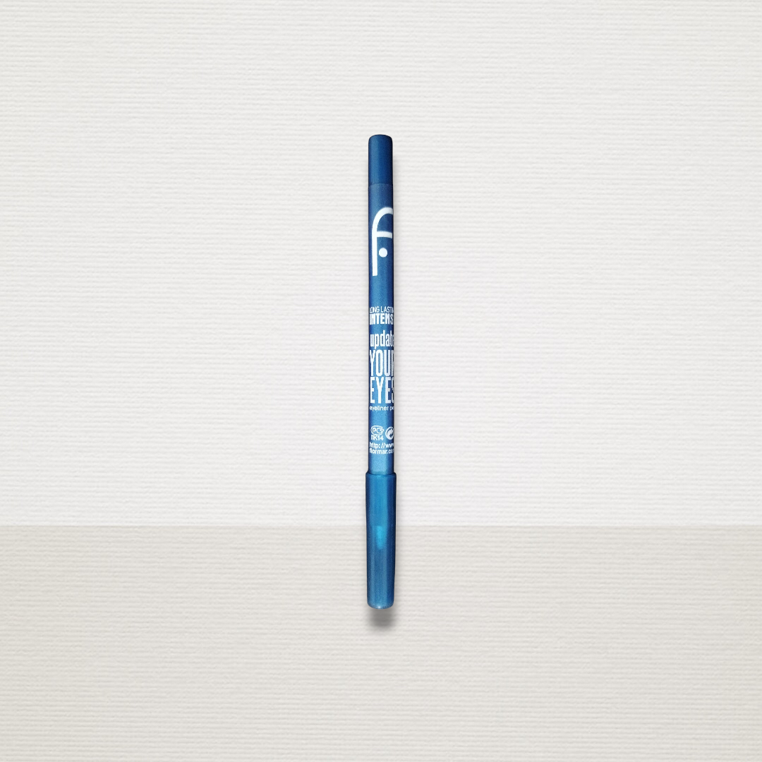 Blue Eyeliner – Bold Color & Smooth Application